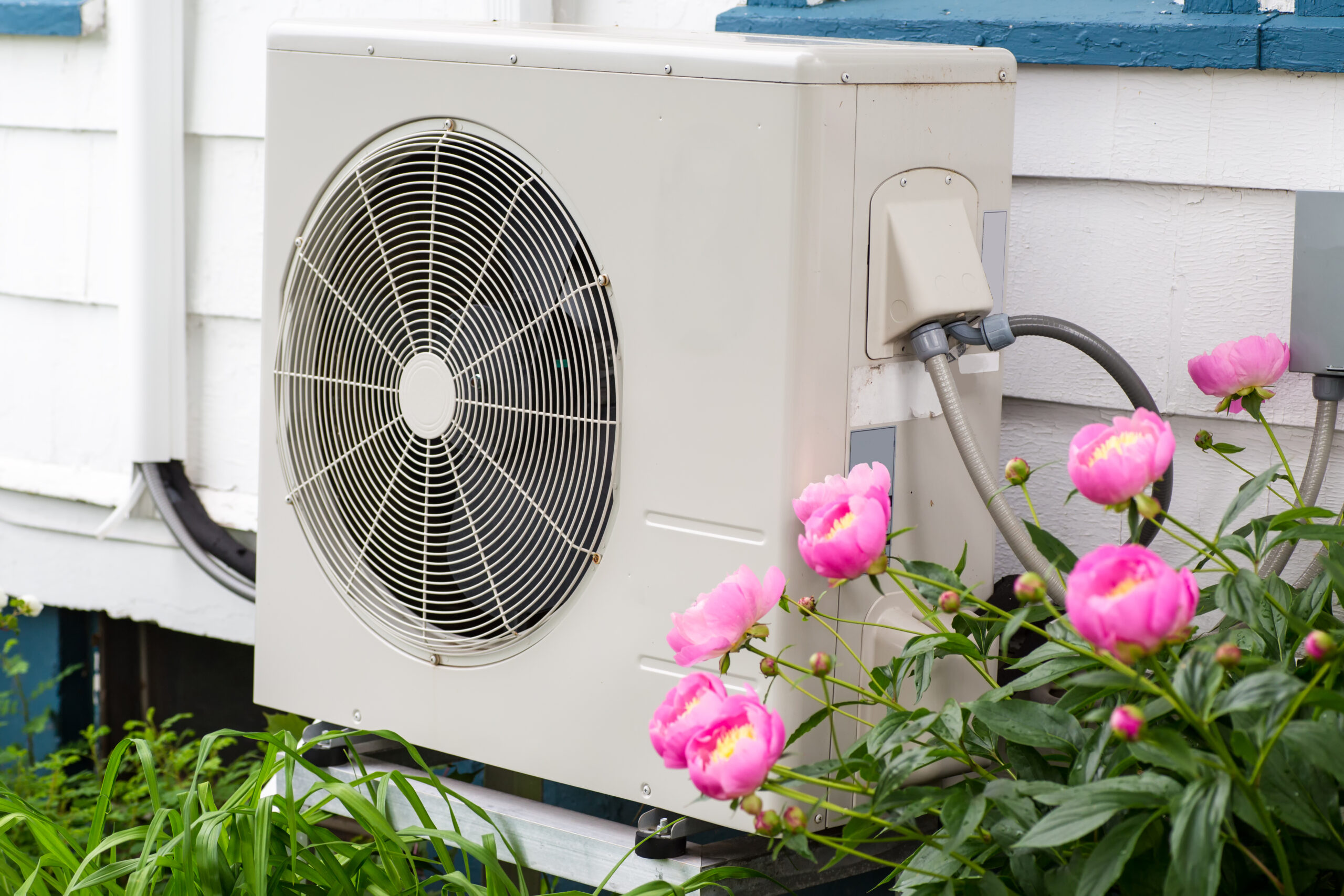 Decarbonizing Space Heating with Air Source Heat Pumps