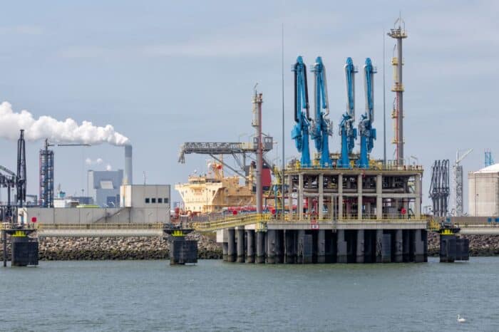 Beyond Spot vs. Long Term: Europe’s LNG Contracting Options for an Uncertain Future