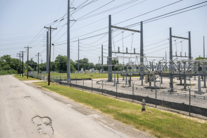 Heat is battering Texas’s power grid. Are giant batteries the answer?