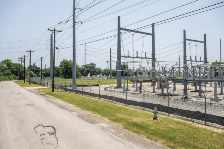 Heat is battering Texas’s power grid. Are giant batteries the answer?